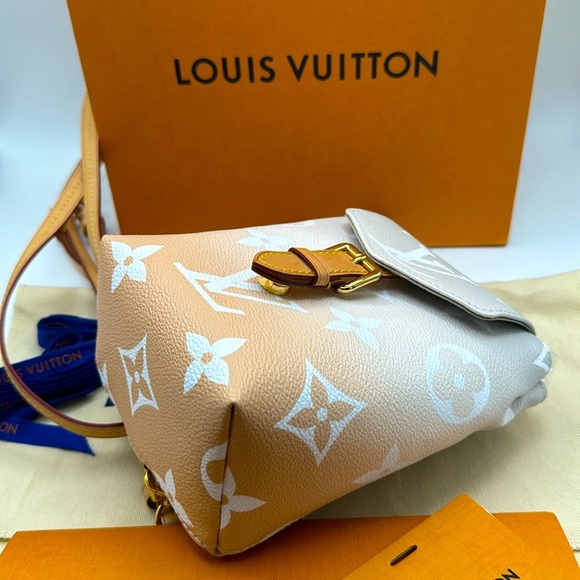 ‼️SOLD‼️Louis Vuitton Mist Gray Giant Monogram Coated Canvasby The Pool Backpack - Picture 6 of 17